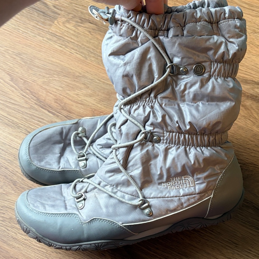 Like New The North Face Women's Gray Winter Boots